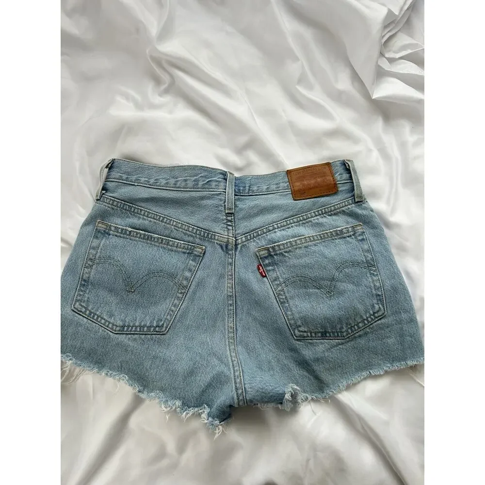 Levi's 501 Women's Denim Distressed Shorts Sz 27 Resort Summer Boho Indie Summer - Picture 2 of 5